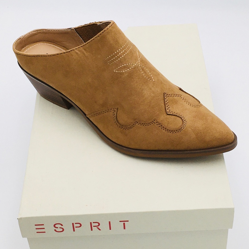 Sprit Point Boots - Picture 2 of 11